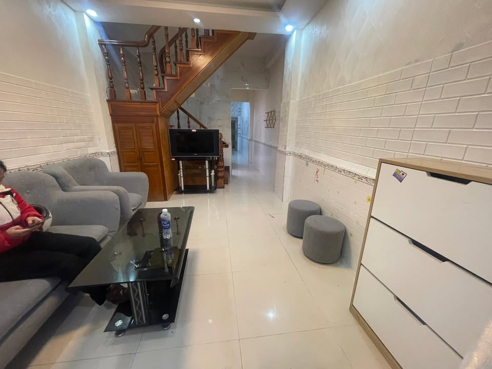 Nhà nguyên căn đường YerSin, Đà Lạt 3PN giá 7 triệu - Nhà mới sơn sửa đẹp!