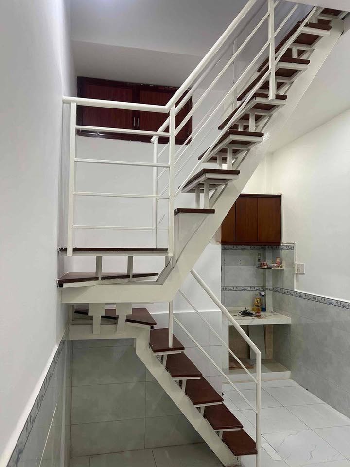 Nhà hẻm đường Lâm Văn Bền, Quận 7, 17m² giá 2.15 tỷ - Sổ hồng riêng, nội thất đầy đủ!