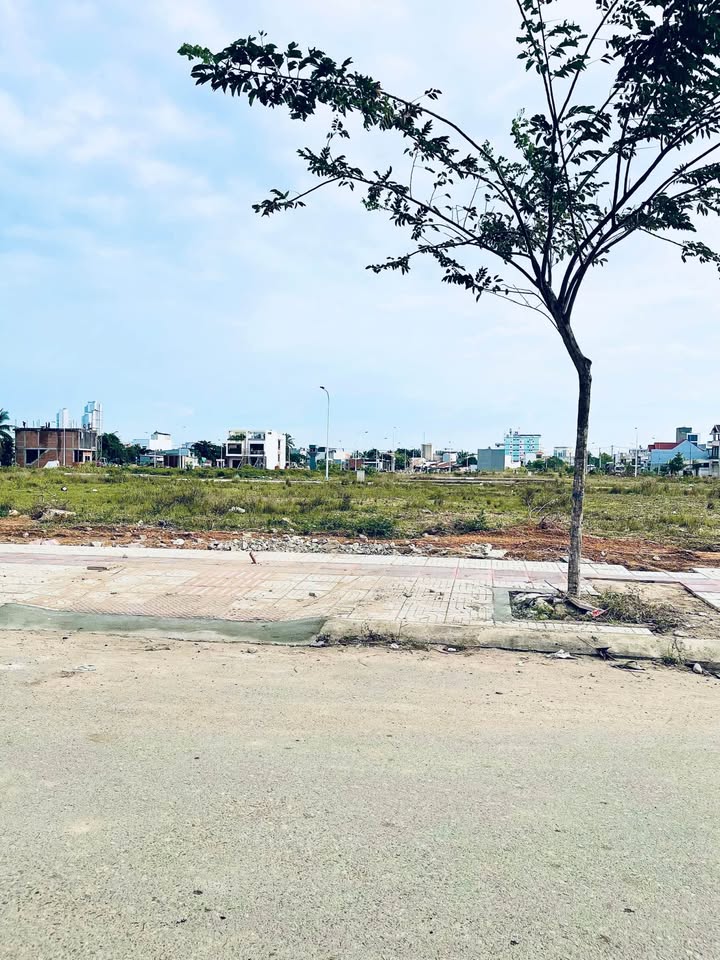 Đất nền TĐC Bệnh Viện Phan Rang 100m² giá 1.98 tỷ - Vị trí đắc địa ngay ngã tư!