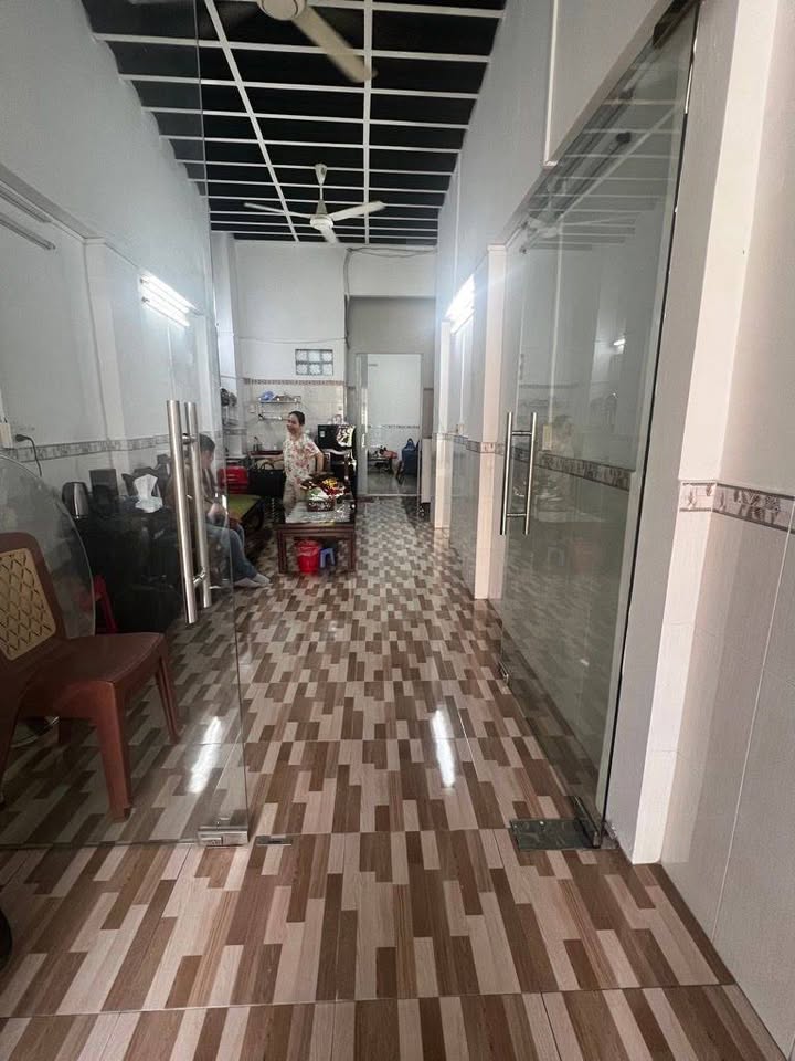 Nhà mặt tiền Bành Văn Trân, Tân Bình 56.2m² giá 7.3 tỷ - Vị trí đắc địa gần sân bay!