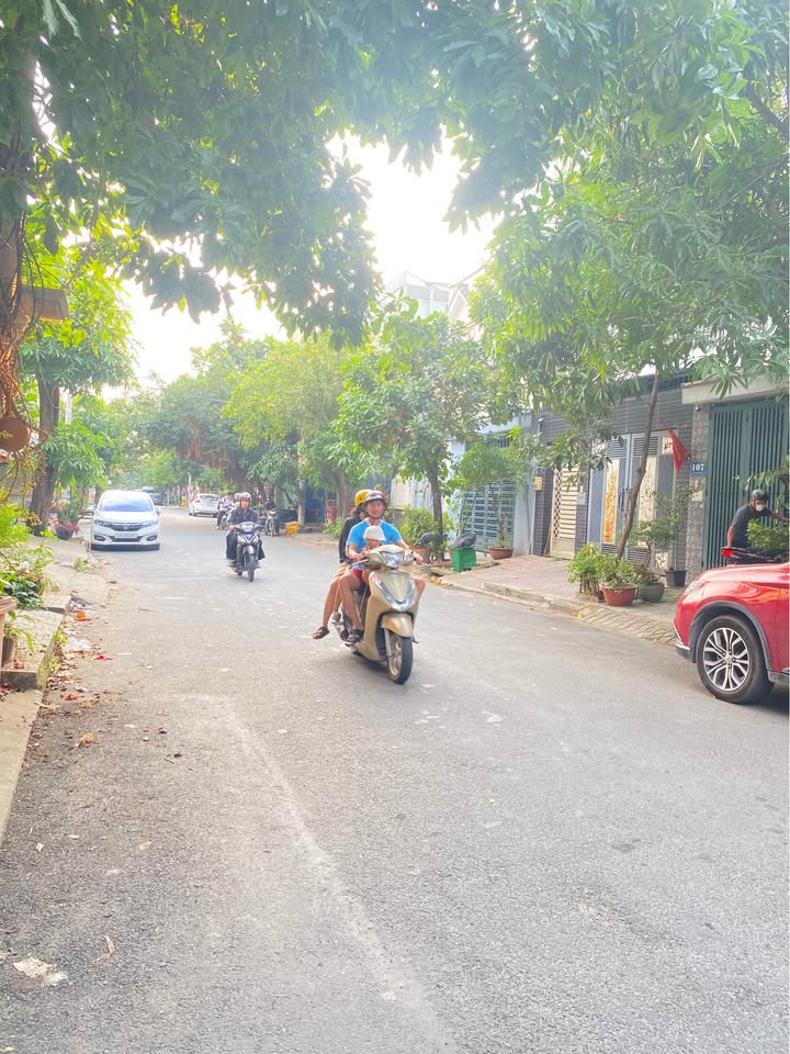 Nhà 3 tầng Hiệp Bình Phước 83m² giá 8.4 tỷ - Hẻm xe hơi thông thoáng!