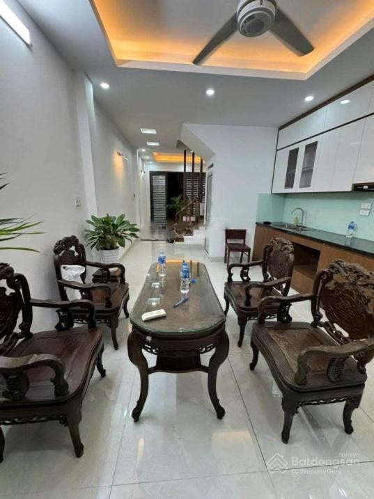 Bán nhà phố Trần Quốc Hoàn, quận Cầu Giấy, 50m² giá 19.5 tỷ - Kinh doanh sầm uất