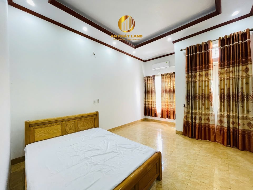 Nhà 2 tầng đẹp đường 30/6, Ninh Phong 86m² giá 4 tỷ - Chính chủ bán gấp!
