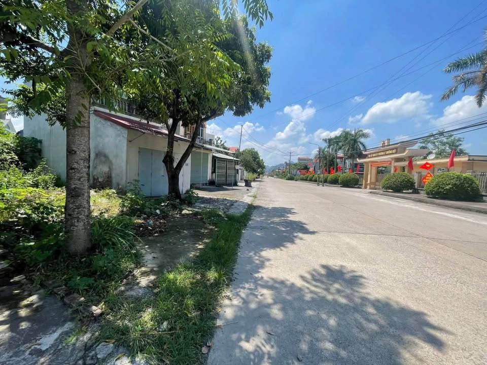 Đất mặt đường Ngô Gia Tự, Phù Vân, 80m² giá 2.3 tỷ - Kinh doanh thuận lợi!