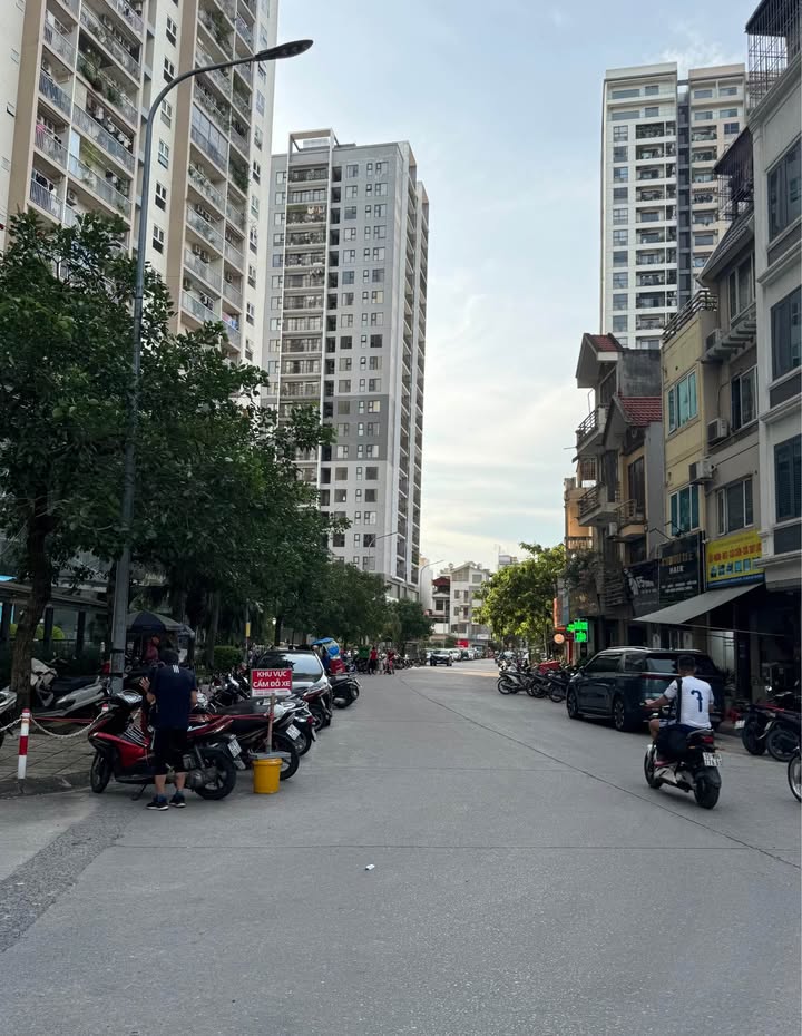 Bán nhà phố Nguyễn Sơn, Bồ Đề, Long Biên 90m² giá 25 tỷ - Kinh doanh đẳng cấp!