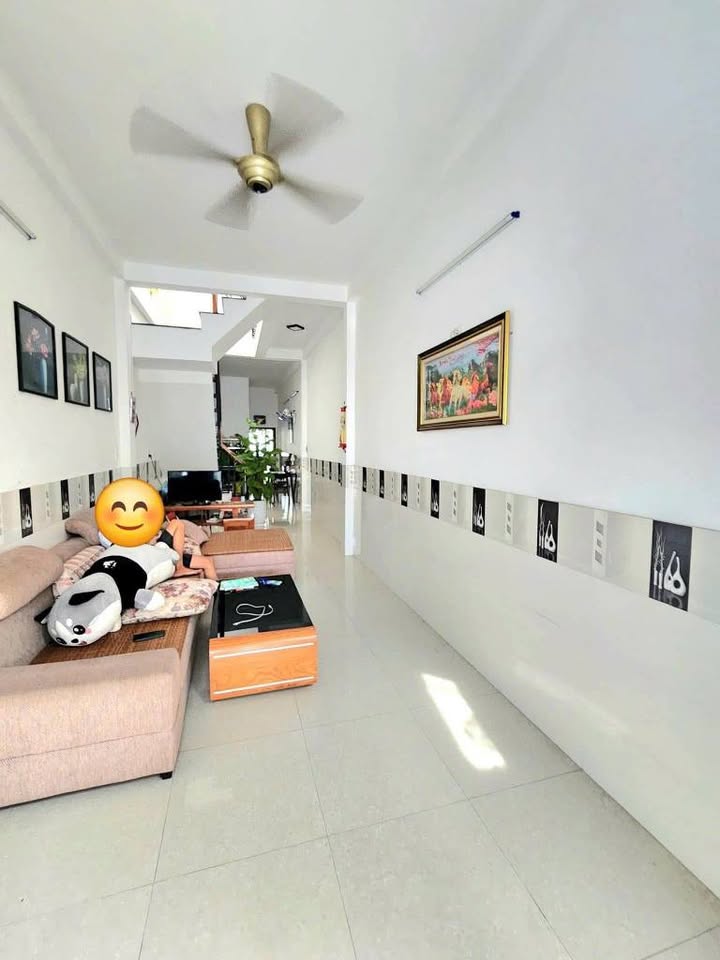 Nhà 2 tầng Lạc Long Quân 78m² giá 3.5 tỷ - Nhà mới, chắc chắn!