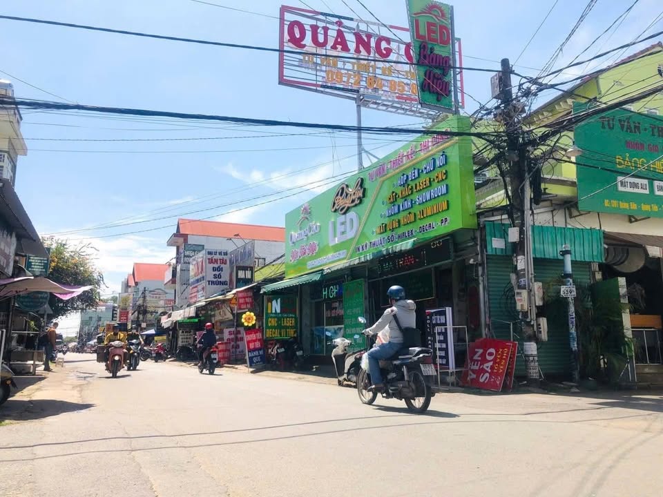 Nhà mặt tiền 2 mặt đường 3 tháng 2, Quảng Tiến 439m² giá 18 tỷ - Đầu tư kinh doanh lợi nhuận cao!