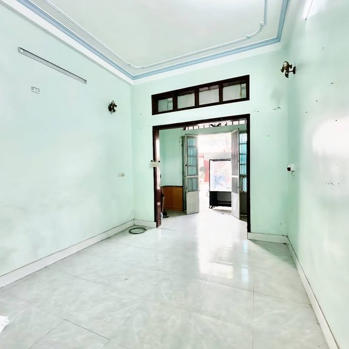 Nhà 3 tầng kinh doanh đẹp tại Tân Thịnh, Hòa Bình 60m² giá 3 tỷ - Sổ hồng chính chủ!