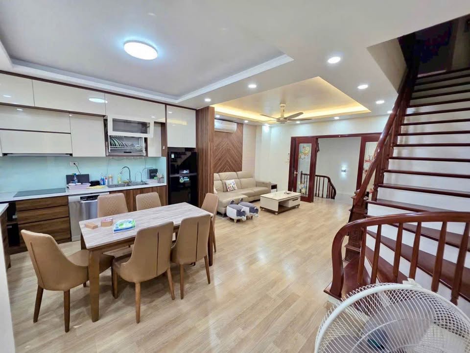 Nhà phố Văn Phú Hà Đông 50m² giá 21 tỷ - Thang máy, Full nội thất, Kinh doanh lý tưởng!