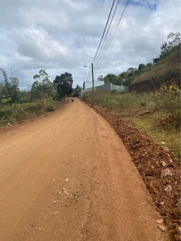 Đất hẻm 58 Phạm Văn Đồng, Pleiku 300m² giá 2 tỷ - Tiềm năng phát triển cao!