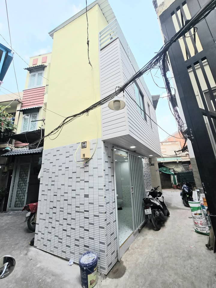 Nhà Bến Vân Đồn Quận 4, 8.6m² giá 1.799 tỷ - Lô góc 2 mặt tiền an ninh!