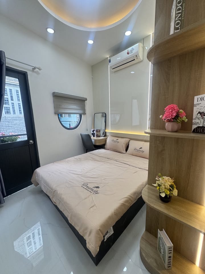 Nhà phố Cách Mạng Tháng 8, Q3 18m² giá 4.87 tỷ - Full nội thất mới ở ngay!