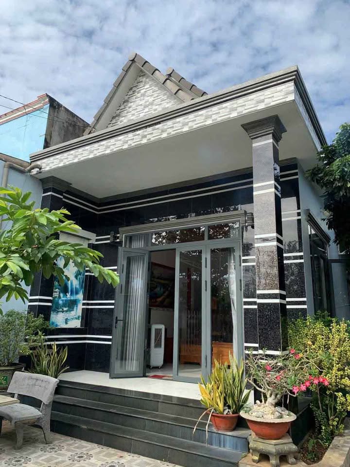 Nhà phố Tân Đồng 250m² giá 3 tỷ - Thiết kế kiên cố, sẵn sàng vào ở!