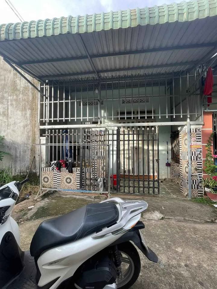 Nhà 60m² Tân Xuân, Đồng Xoài - Gác lửng, Giá chỉ 700 triệu!
