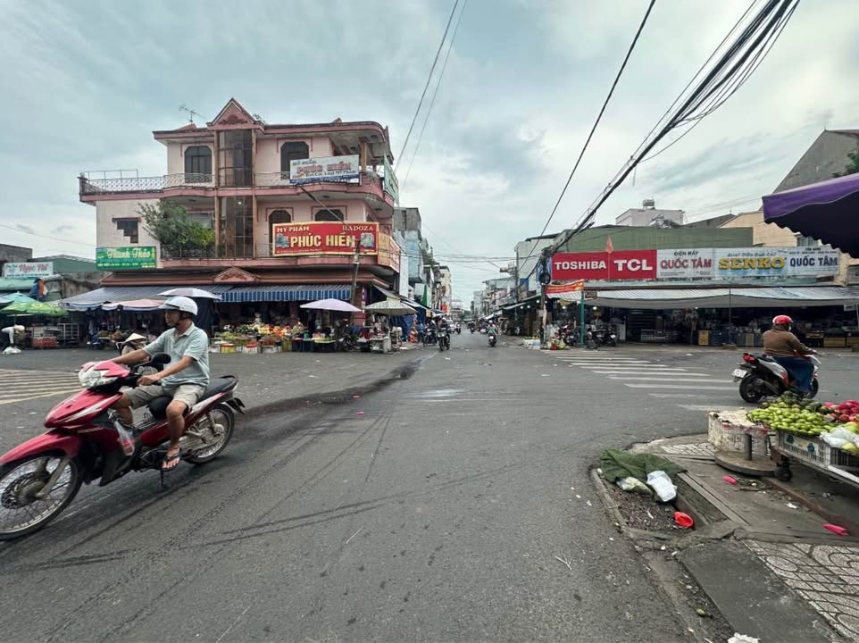 Nhà mặt tiền kinh doanh đường Điểu Ông, Đồng Xoài 64m² giá 5.8 tỷ - Đầu tư sinh lời ngay!