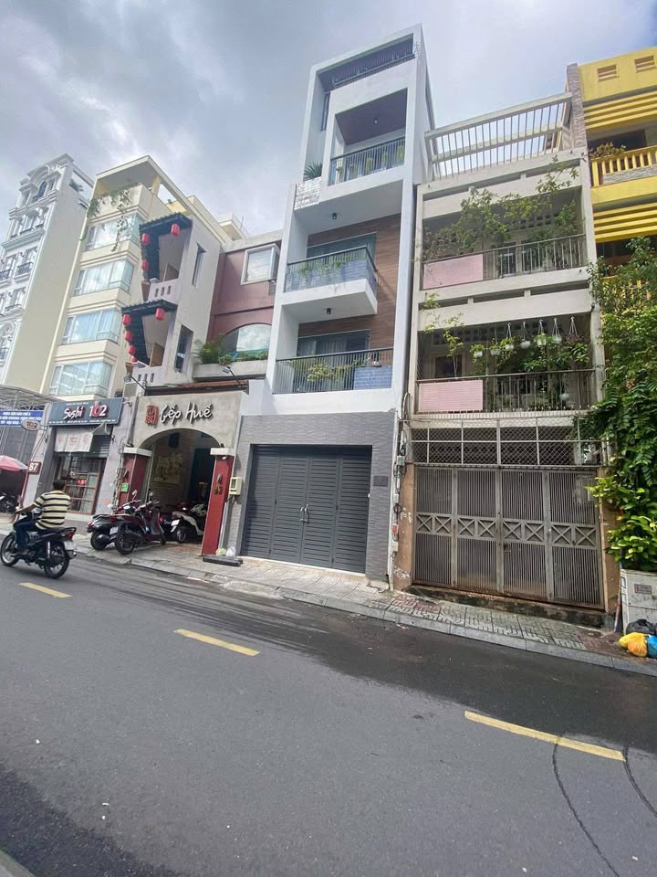 Nhà phố Tân Định, Quận 1, 68m² giá 34 tỷ - Vị trí đắc địa, tiềm năng kinh doanh cao!