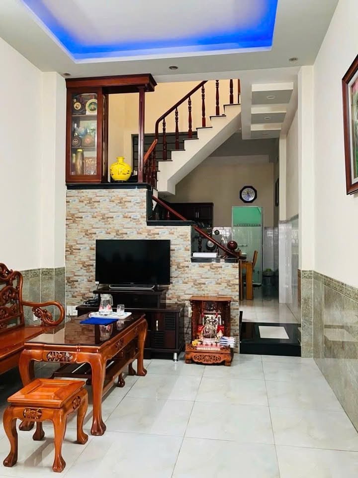 Nhà phố 3 tầng mặt tiền kinh doanh Hiệp Thành 35, Quận 12 giá 6.3 tỷ - Đầu tư sinh lời ngay!