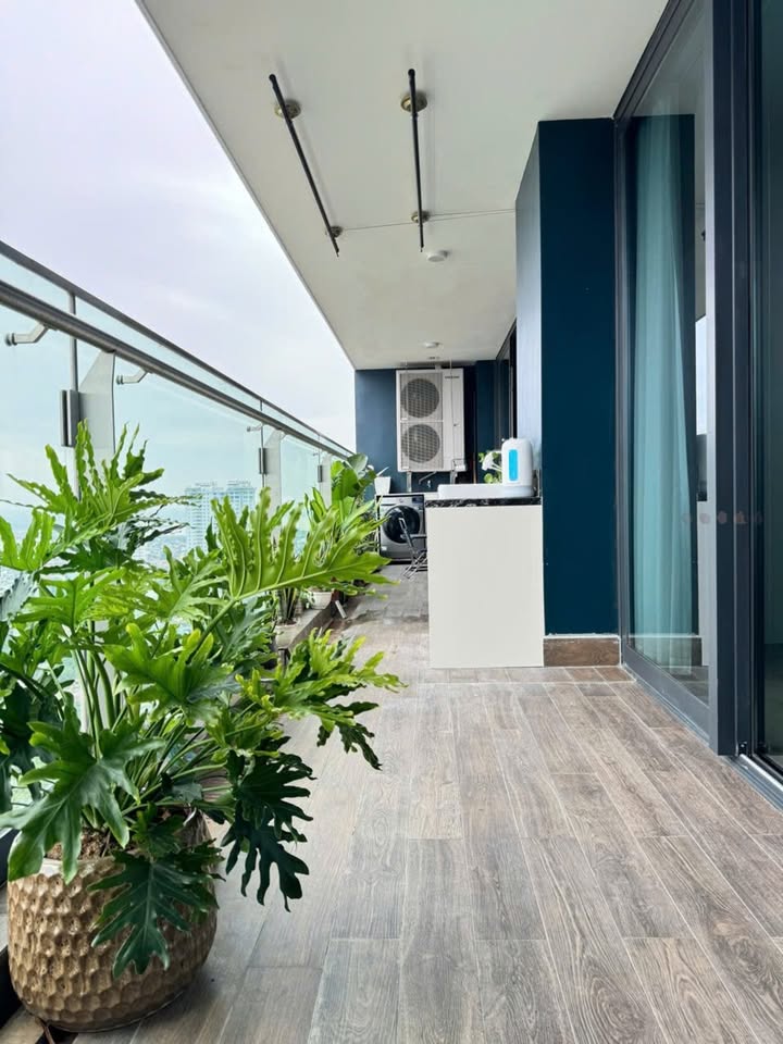 Căn hộ Sunshine Golden River Tây Hồ 123m² giá 28 triệu - View sông Hồng thoáng mát!