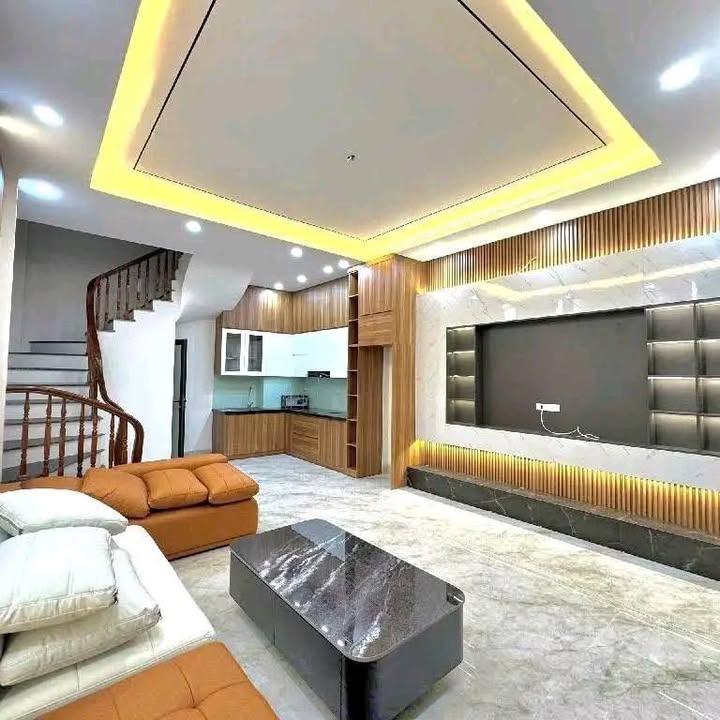 Nhà 5 tầng Hồ Tùng Mậu 34m² giá 7.8 tỷ - Đẹp lung linh, ở ngay!