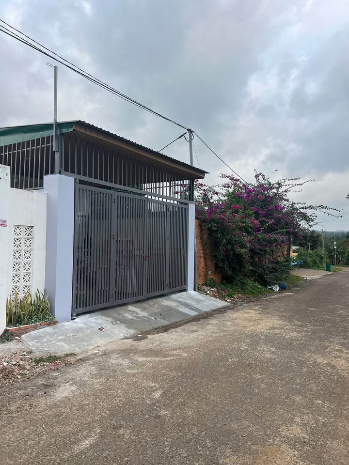 Nhà cấp 4 Buôn Ma Thuột 125m² giá 2.2 tỷ - Vị trí thuận lợi gần trường Đại học Tây Nguyên!