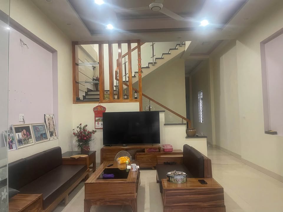 Nhà phố Thịnh Ngọc, Quảng Thịnh 111m² giá 2.6 tỷ - Mặt tiền 5m, ô tô vào tận nhà!