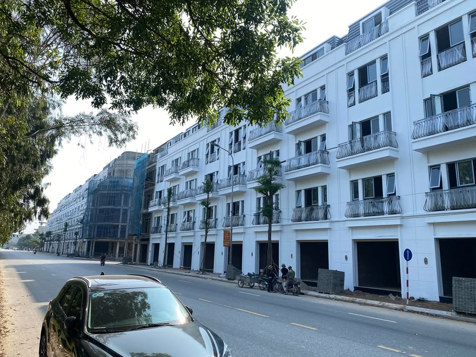 Nhà FrontHouse 5 tầng đường 286 Yên Phong 85m² giá 6 tỷ - Thiết kế hiện đại, 6 phòng ngủ