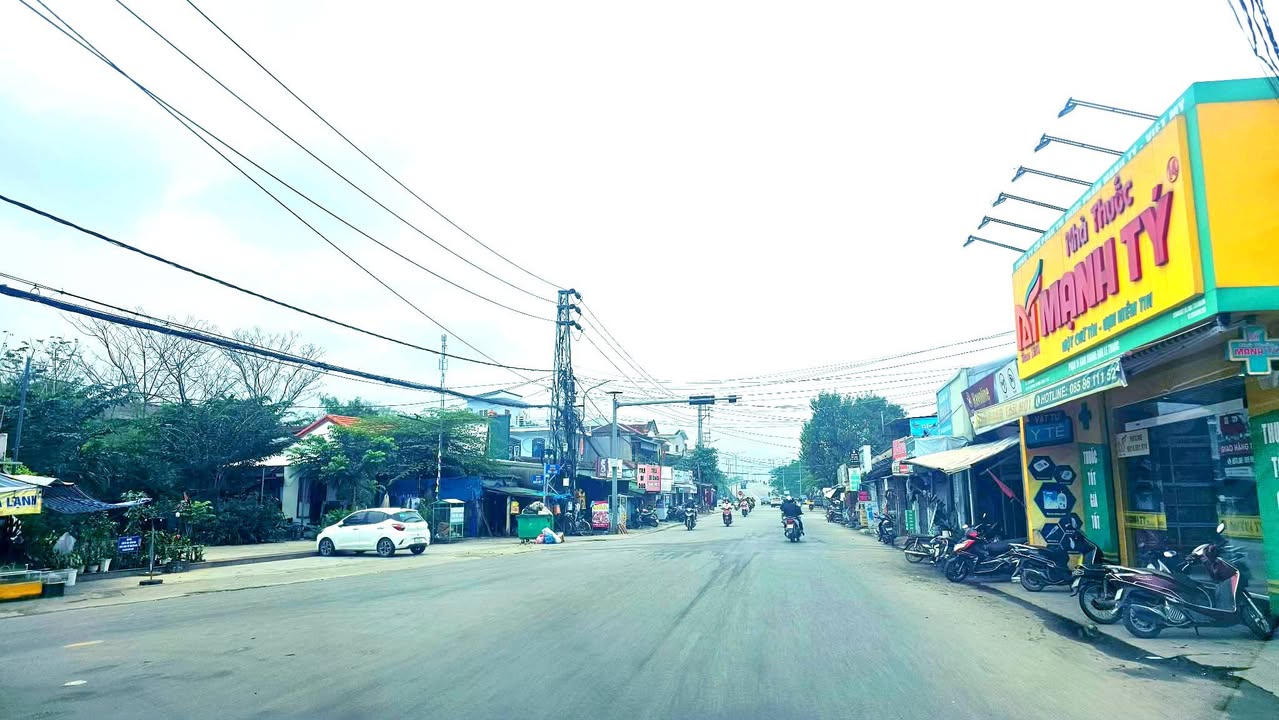 Đất nền Phú Thượng, Hue 100m² giá 1.8 tỷ - Vị trí đắc địa gần chợ và siêu thị!