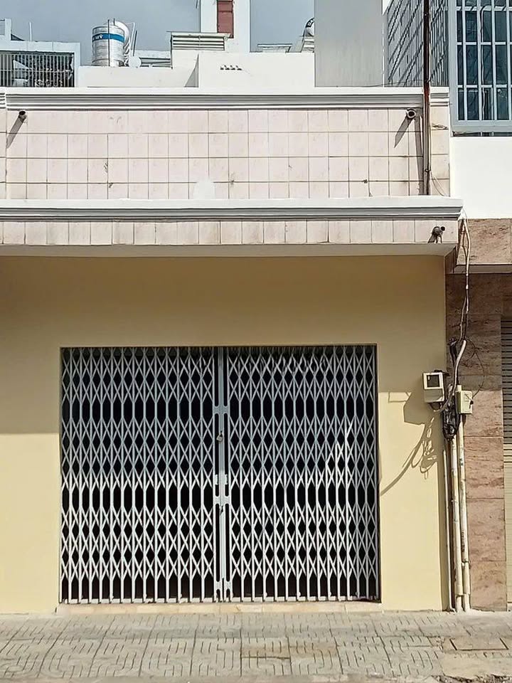 Mặt bằng kinh doanh cho thuê đường Lạc Long Quân, quận Tân Bình 200m² - Giá chỉ 25 triệu/tháng!