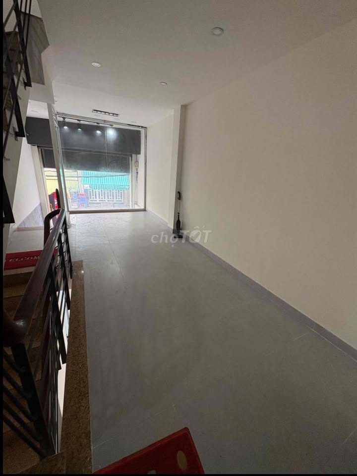 Cho thuê mặt bằng kinh doanh tại Nguyễn Hữu Cảnh, Bình Thạnh - Vị trí đắc địa, sẵn sàng hoạt động!