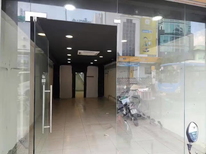 Nhà mặt tiền đường Phan Đăng Lưu, quận Bình Thạnh cho thuê 10 triệu/tháng - Không thể bỏ lỡ!