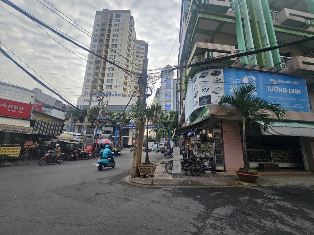 Góc 2 Mặt Tiền Đường Nguyễn Bặc, Quận Tân Bình, Diện tích 300m² - Vị trí đắc địa cho thuê gấp!