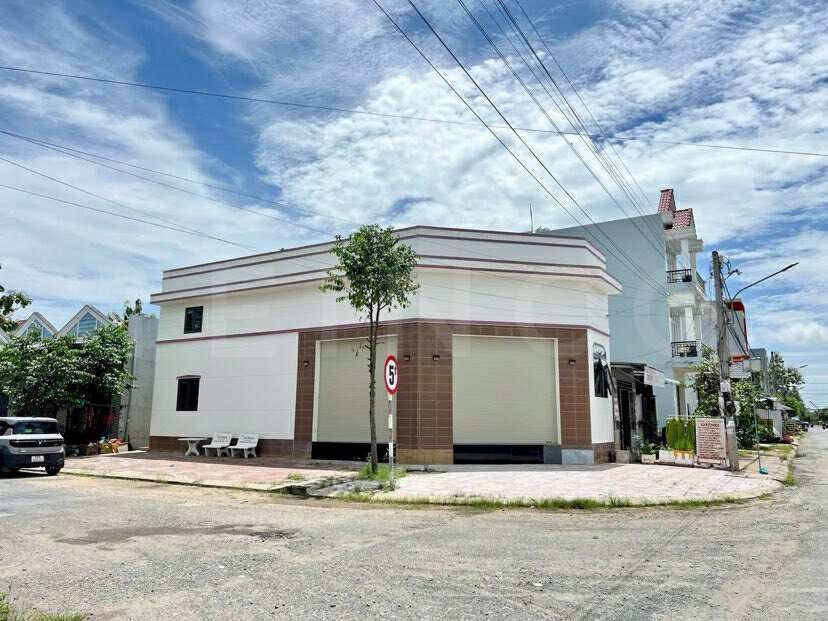 Cho thuê nhà góc 2 mặt tiền KDC Phong Điền, Cần Thơ 130m² - Mới xây, giá 10 triệu!