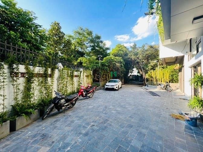 Nhà phố Âu Cơ, Tây Hồ - 69m², 6 Tầng - Ô Tô Tránh - Giá 13.9 Tỷ