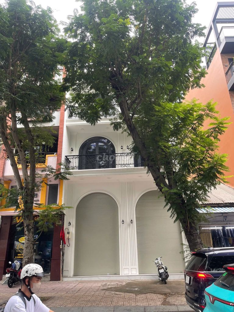 Building cho thuê mặt tiền Đường Trương Định Quận 3 - Diện tích 800m² giá 190 triệu/tháng - Tọa lạc vị trí đắc địa!