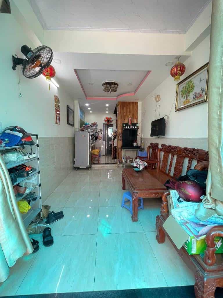 Nhà riêng mặt tiền kinh doanh Quận Tân Phú 26m² giá 4.5 tỷ - Cơ hội vàng cho nhà đầu tư!