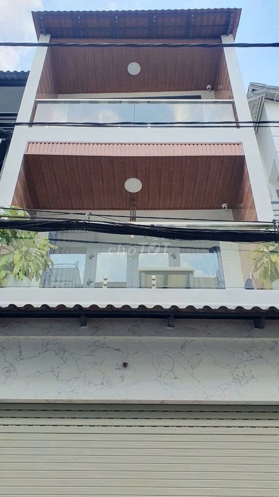 Nhà phố mặt tiền 215A Huỳnh Văn Bánh, Phú Nhuận, 100m² - Kinh doanh sầm uất, giá 28 triệu!