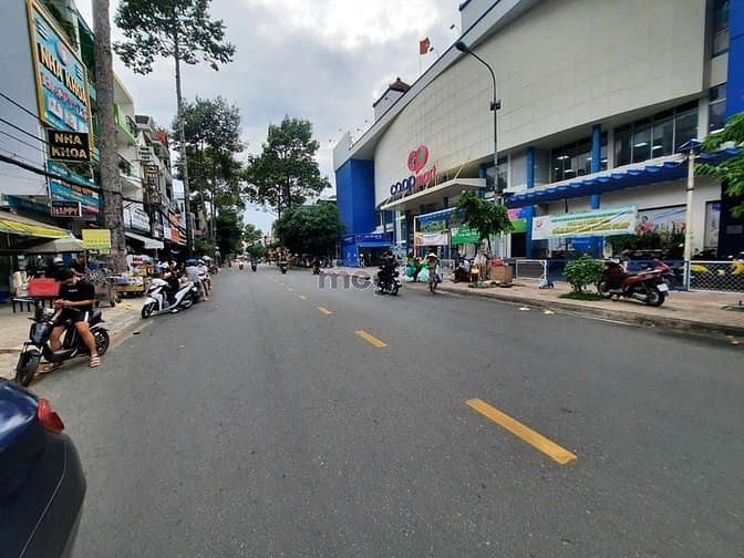 Tòa Nhà MTKD khu Tên Lửa 9x20m giá 37 tỷ - Doanh thu 150 triệu/tháng