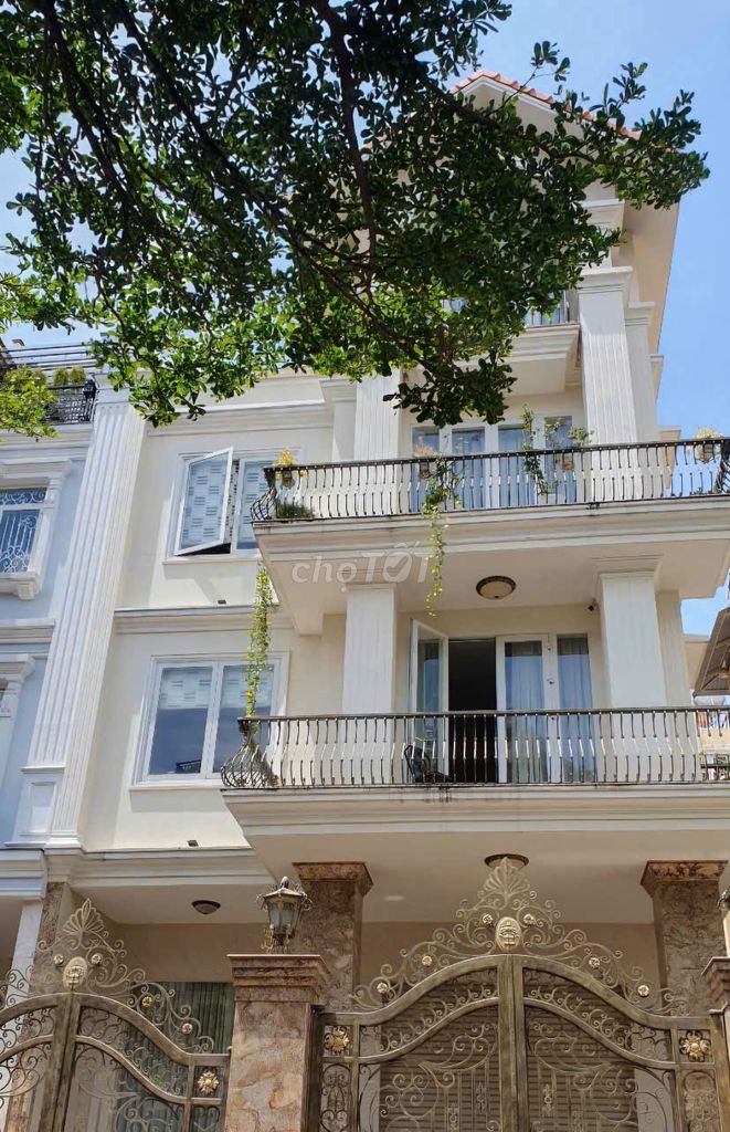 Villa cho thuê HXH 38/6A Nguyễn Văn Trỗi 108m² giá 32 triệu - Nhà mới hiện đại, thích hợp làm văn phòng!