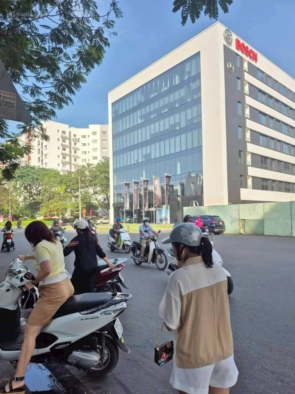 Nhà mặt tiền Bờ Bao Tân Thắng, 600m² giá 120 triệu - Đối diện Aeon Tân Phú!