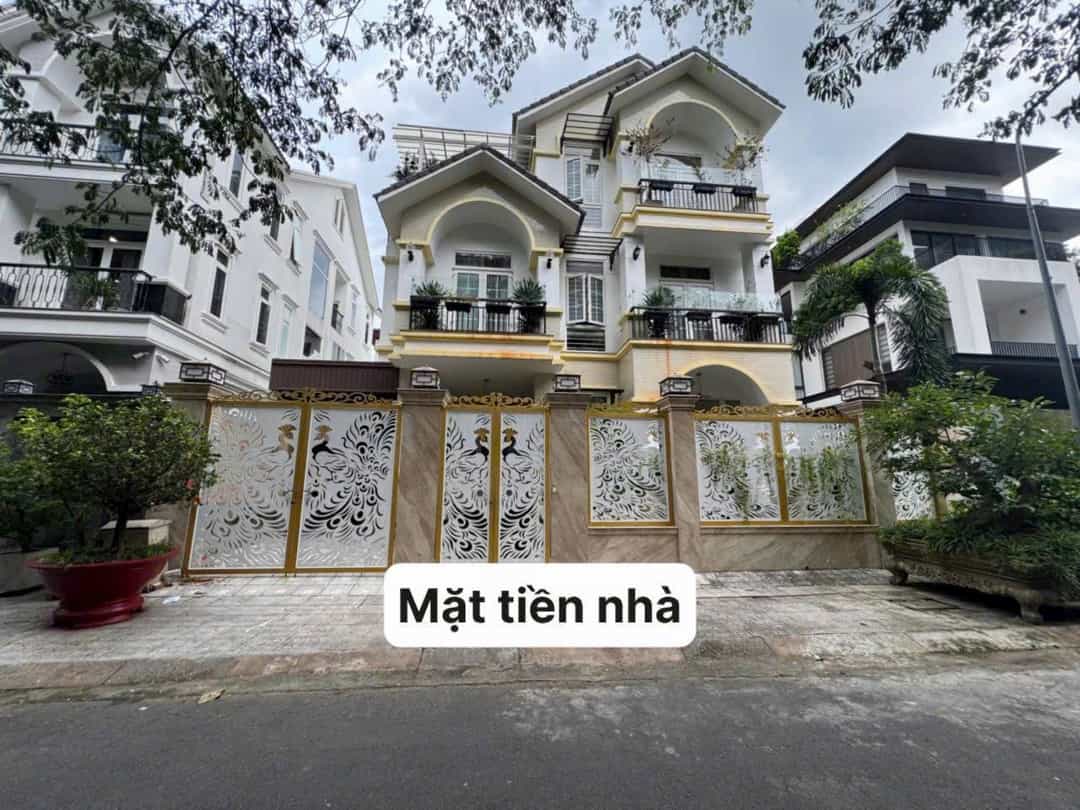 Biệt thự KDC Gia Hòa, Thủ Đức 300m² giá 35 tỷ - An ninh 24/24, gần công viên