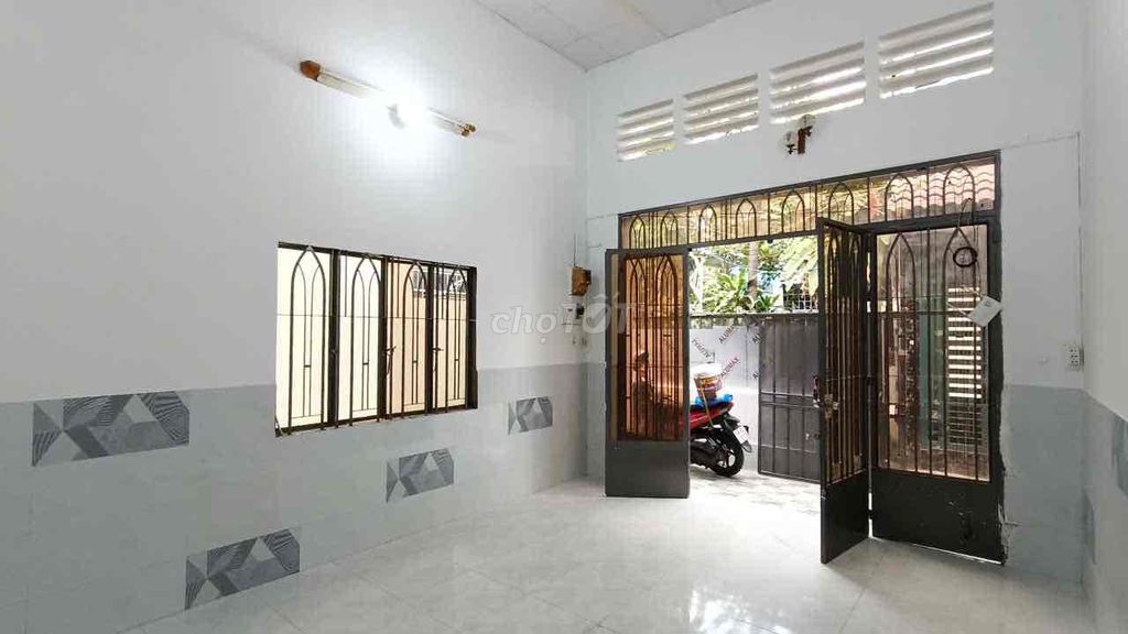 Nhà nguyên căn Tân Phú 80m² giá 7.3 triệu - Sẵn sàng cho thuê ngay!
