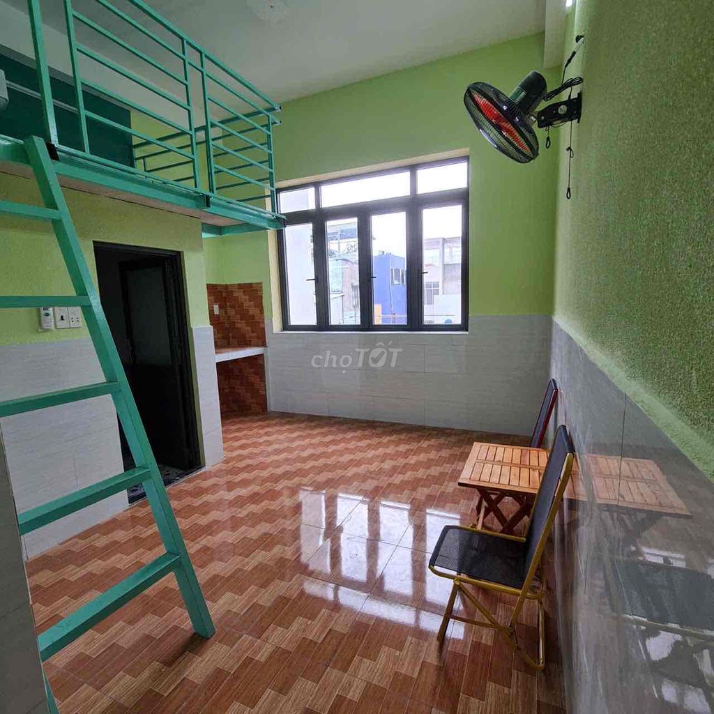 Phòng trọ có gác 35m² tại Điện Biên Phủ, giá 4.3 triệu - Full nội thất, gần UEF!