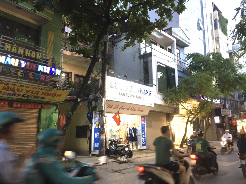 Bán nhà mặt phố Hoàng Văn Thái 65m² giá 28 tỷ - Thiết kế 3 tầng, kinh doanh thuận lợi!