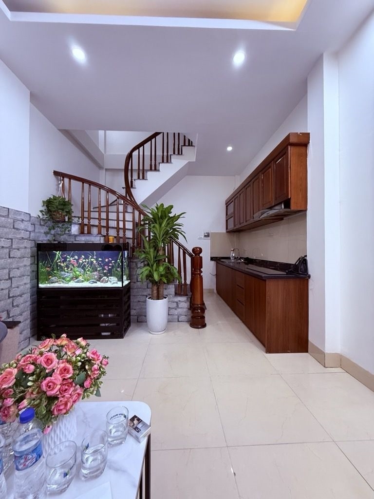 Nhà lô góc Mễ Trì Thượng 40m² giá 9.1 tỷ - Thiết kế hiện đại, ở ngay!