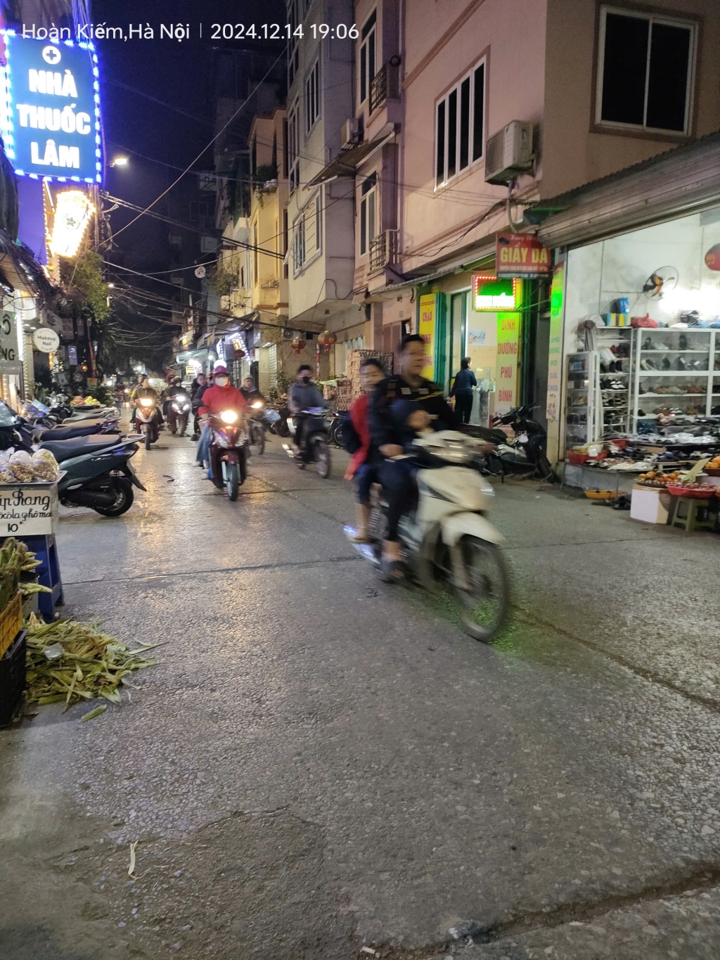 Nhà mặt phố lô góc Tương Mai 120m² giá 13 tỷ - Kinh doanh sầm uất, vị trí hiếm có!