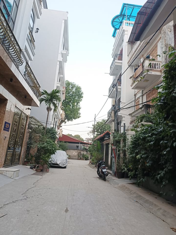 Nhà Lạc Long Quân Tây Hồ 93m² giá 26 tỷ - Đầu tư sinh lời ổn định!