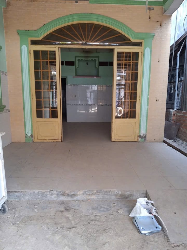 Nhà cấp 4 Hóc Môn 99m² giá 3.55 tỷ - Sổ hồng riêng, hẻm thông thoáng!