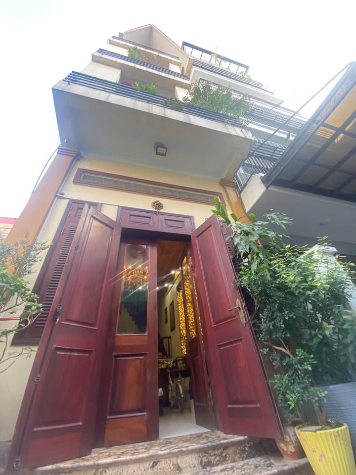 Nhà phố Ngọc Thụy Long Biên 59m² giá 15.48 tỷ - Thiết kế sang trọng, chính chủ!