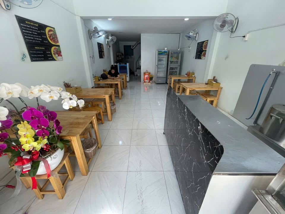 Nhà mặt tiền Tân Sơn Nhì, Tân Phú 71m² chỉ 18 triệu/tháng - Kinh doanh ngay!