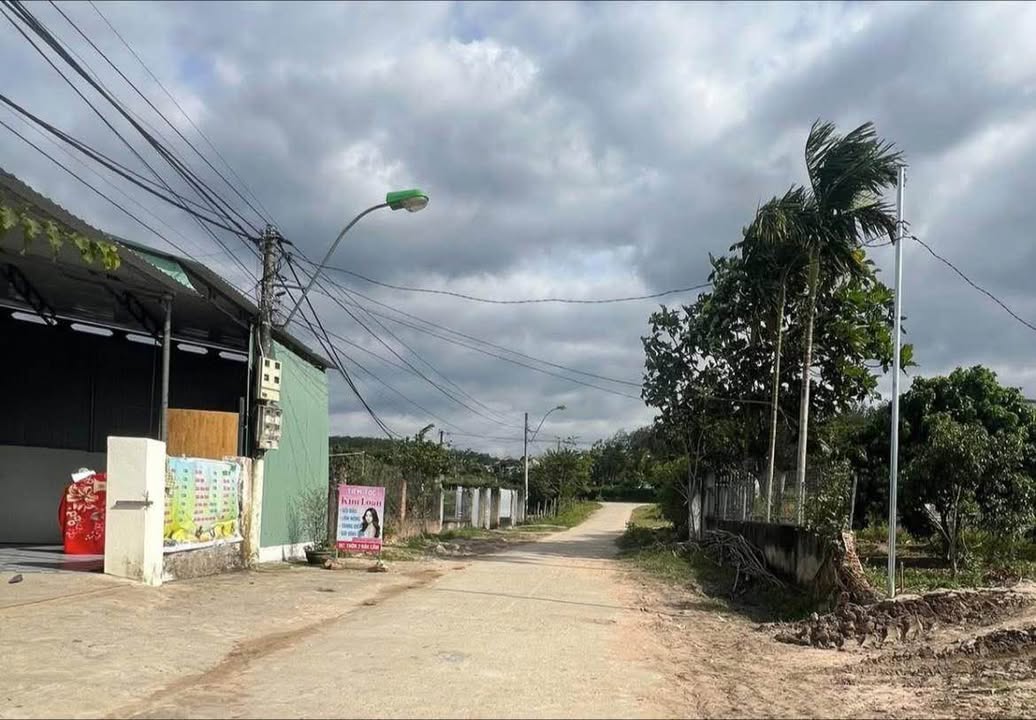 Đất thổ cư 180m² thôn 8 Đăk Cấm Kon Tum - Dân cư đông đúc, giá thỏa thuận!